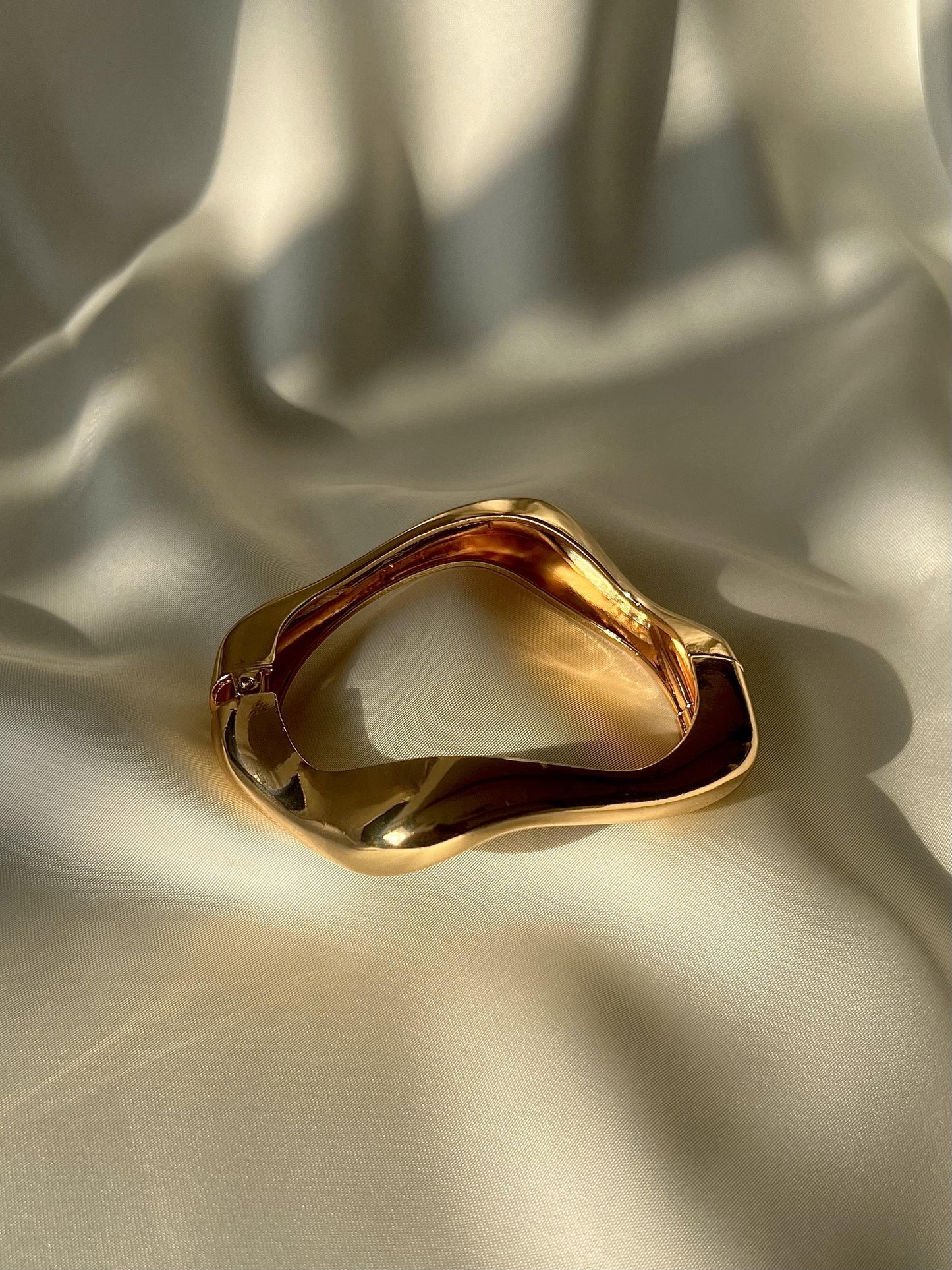 Wavy Bangle Bracelet
