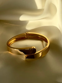 Lustre Cuff Bracelet