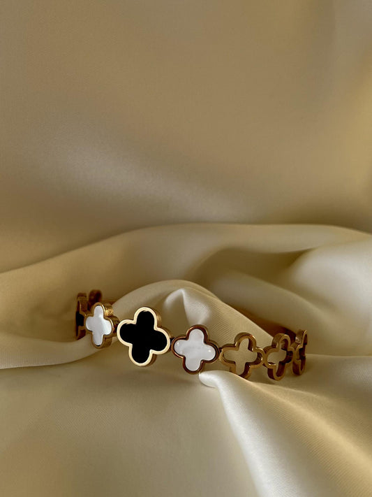 Multi Clove Black & White Bracelet