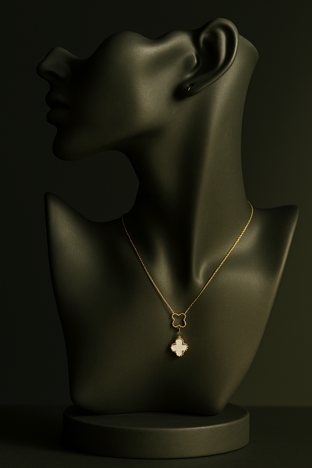 Dainty Clover Pendant Necklace