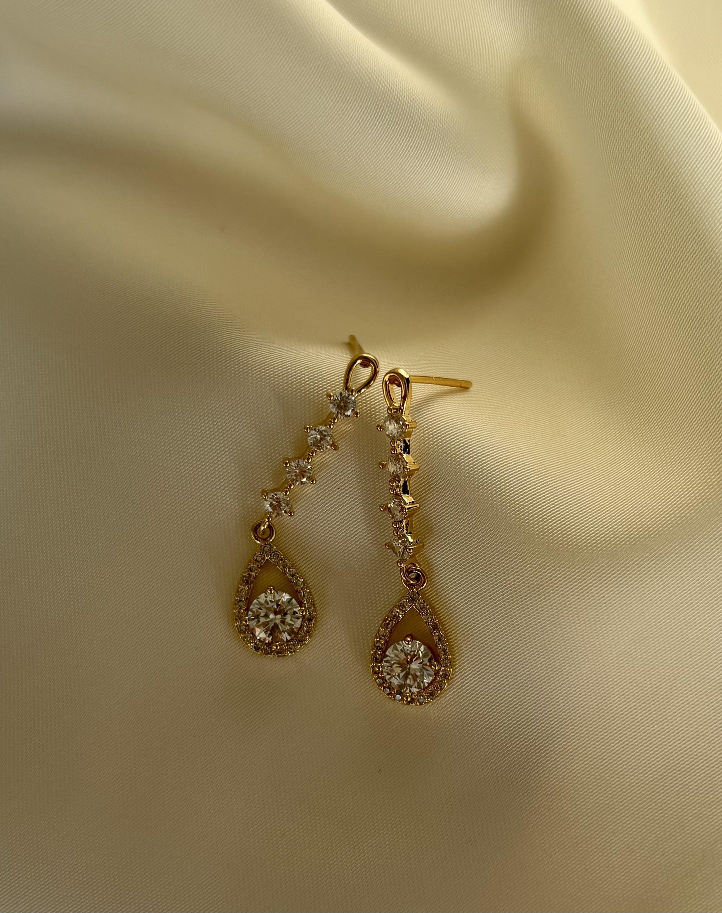 Oval Diamond Danglers