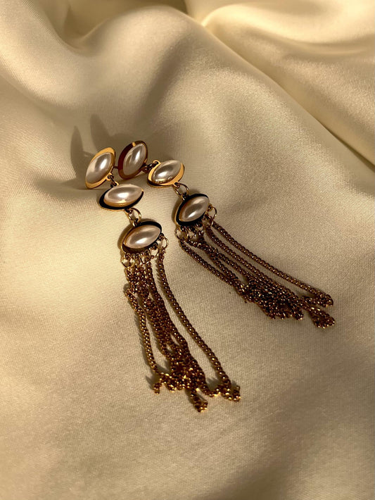 Pearl & Gold Threader Earrings