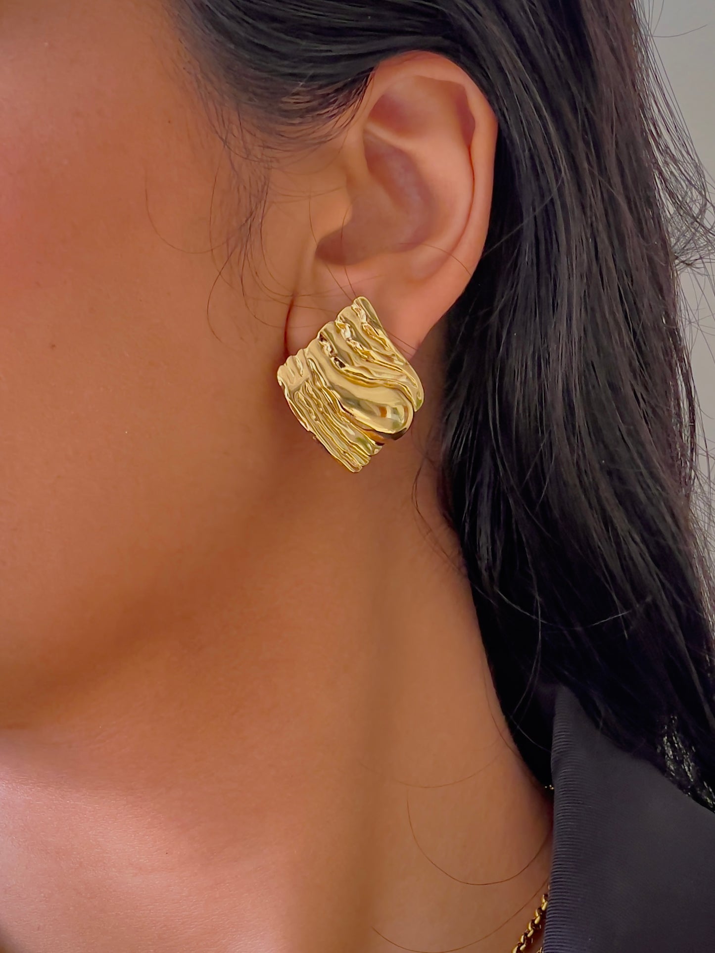 Square Wave Stud