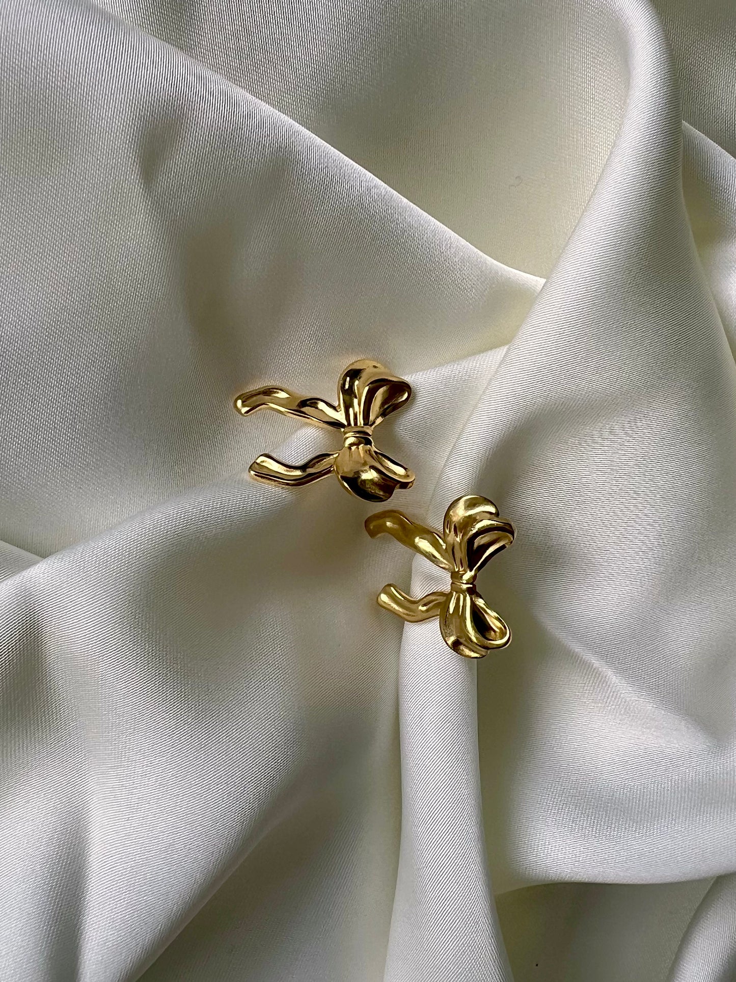 Bold Street Bow Studs