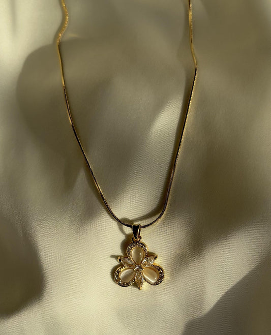 Sparkling Flower Diamond Necklace