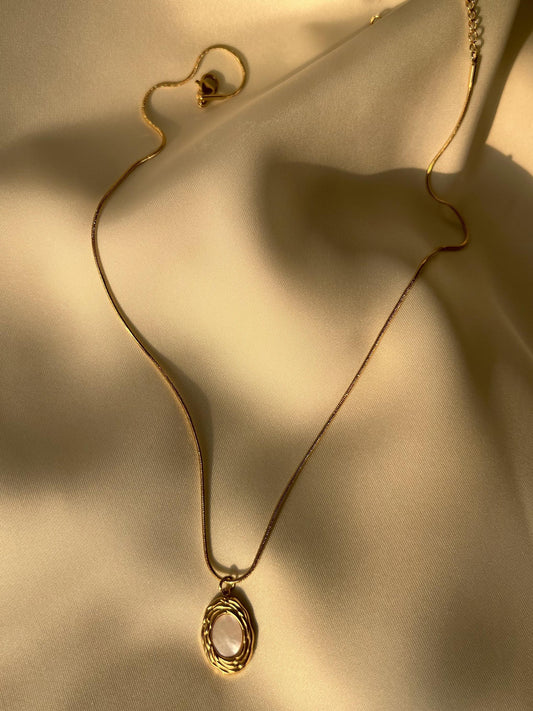 Classic Gold Round Pendant