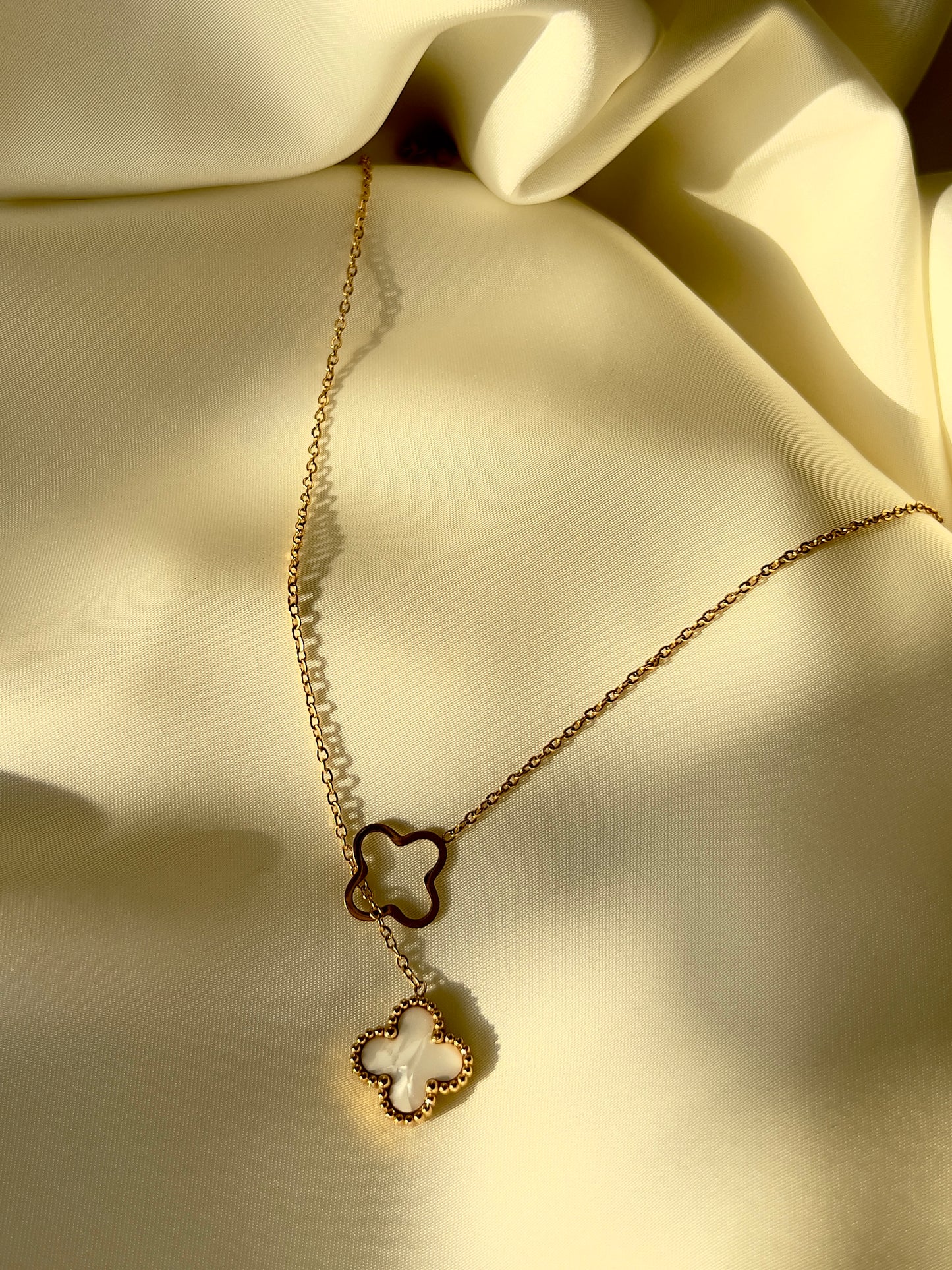 Dainty Clover Pendant Necklace