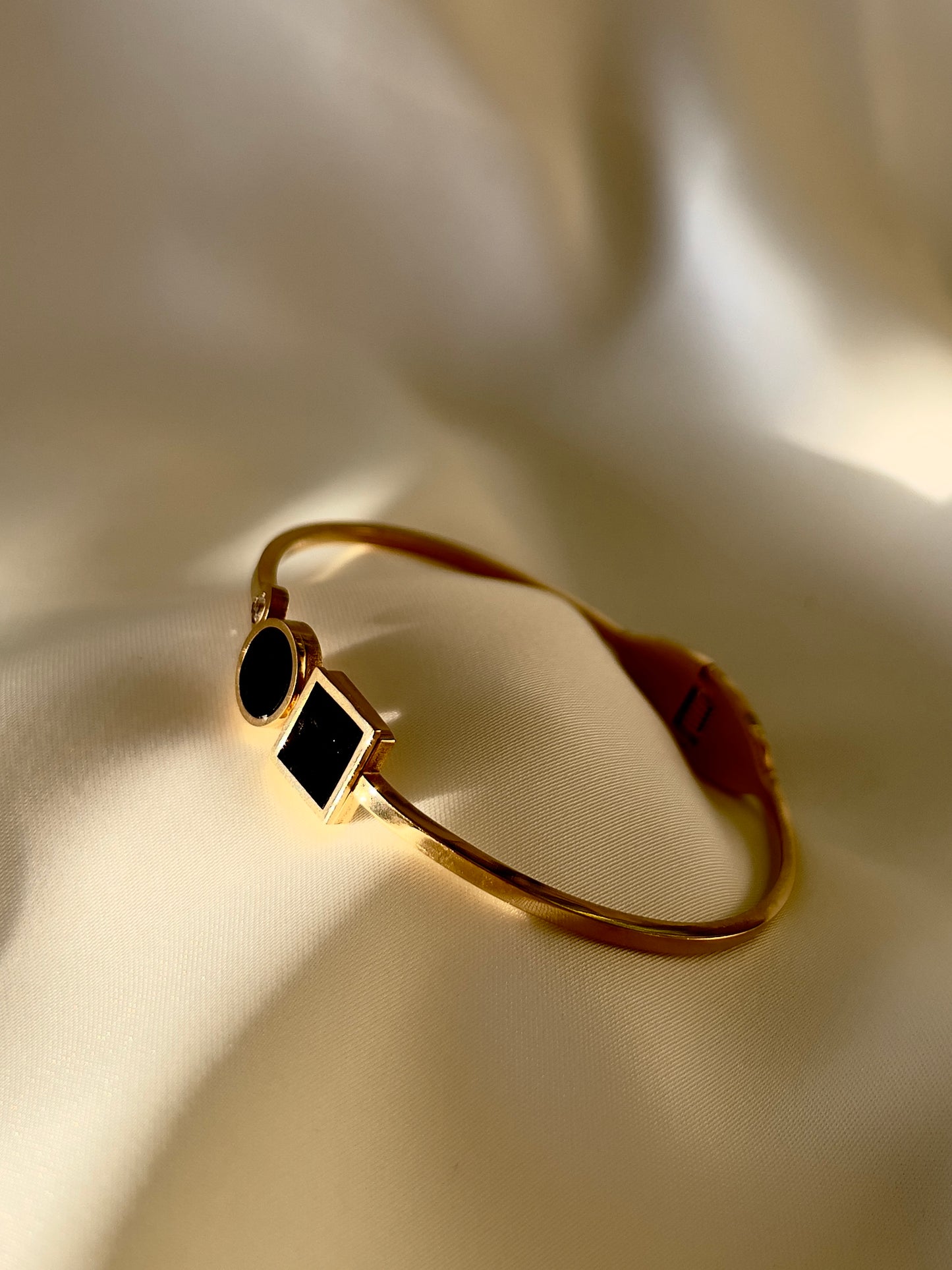Cubical Bracelet
