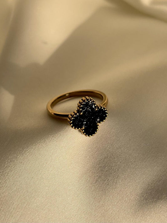 Shiny Clover Ring