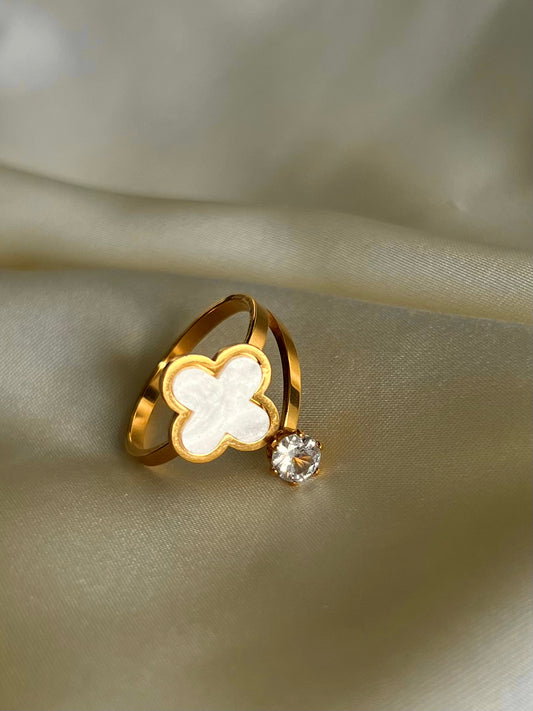 Clover Fantasy Ring