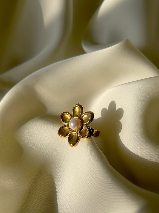 Pearl Petal Ring
